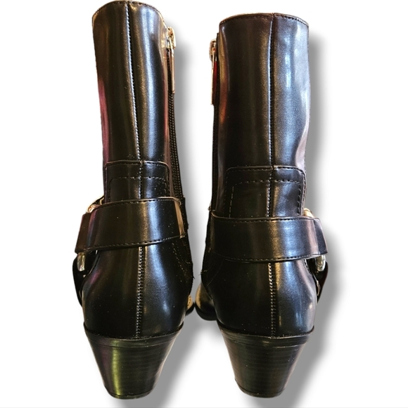 Zara ankle boots. Size 7. Inside Zipper. Buckle Detail. - Picture 6 of 10